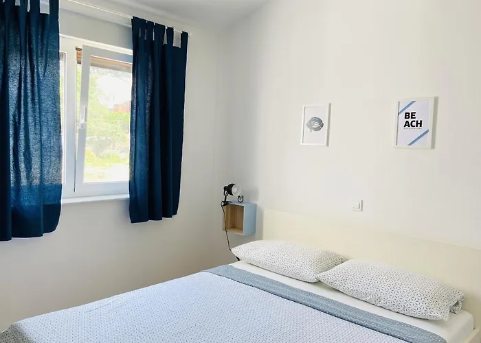 Apartament With Parking Space Banjol, Rab - 11082 *